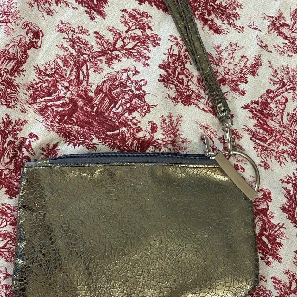 Metallic Gunmetal Zip Card Case Charm – Distressed Texture Heavy Silver Hardware